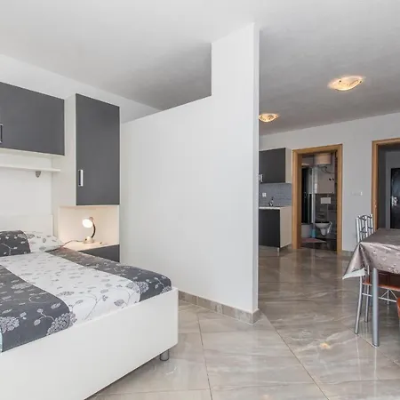 Apartmán Zloic In *