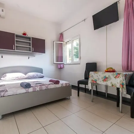 Apartmán Zloic In *